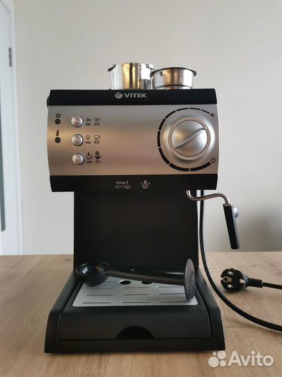 Кофеварка рожкового типа Vitek VT-1511 BK