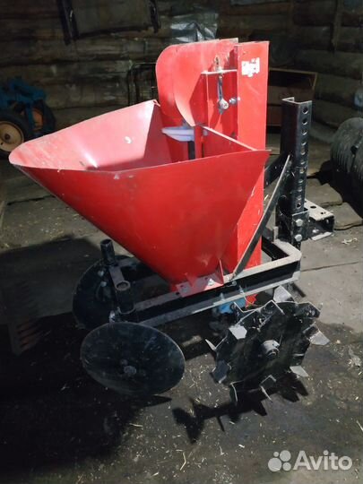 Картофелесажалка бу