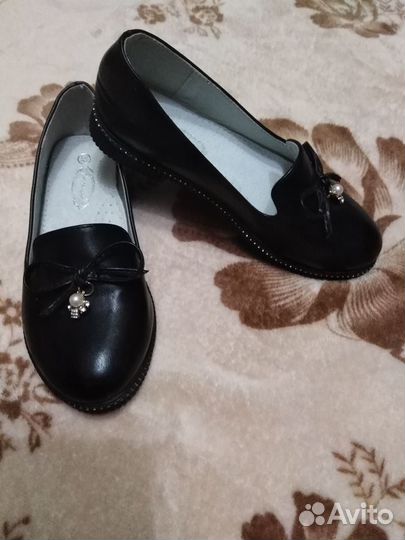 Туфли для девочки 32 размер новые