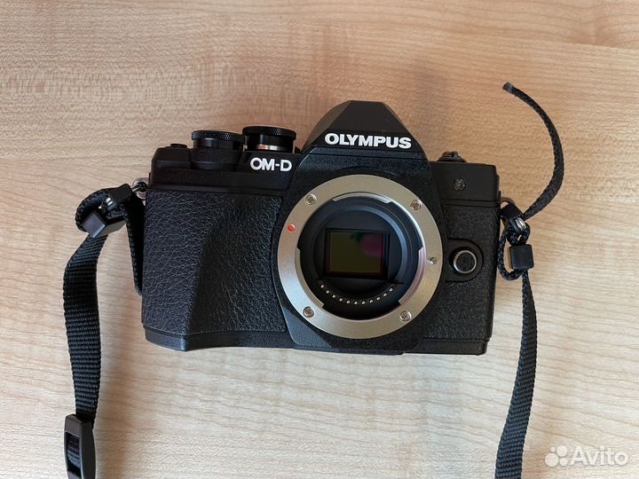 Olympus OM-D E-M10 Mark III (KIT)