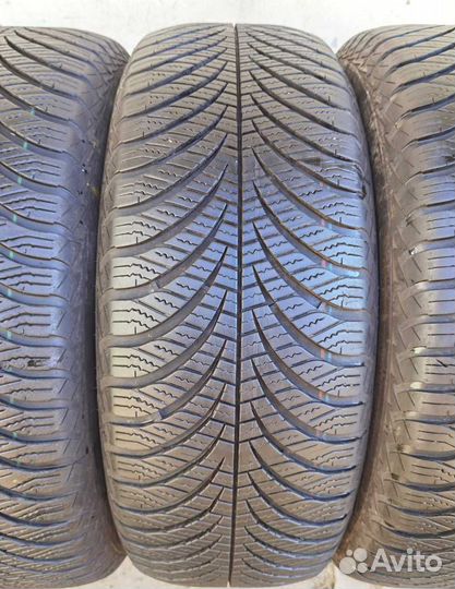 Goodyear Vector 4Seasons Gen-2 215/60 R17 96H