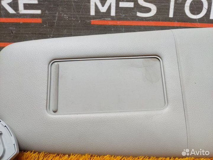 Козырек солнцезащитный передний правый Bmw