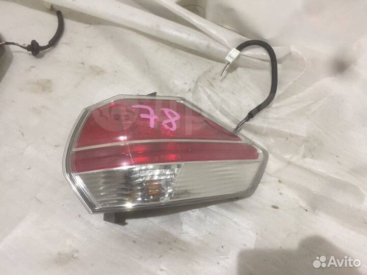 Фонарь задний правый на Nissan X-Trail T32