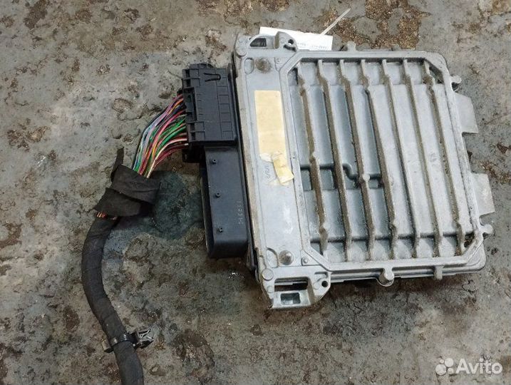 Блок управления двигателем Mercedes Benz A180 W176