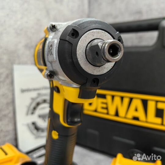 Гайковёрт DeWalt 350 Нм 20V ударный аккумуляторный