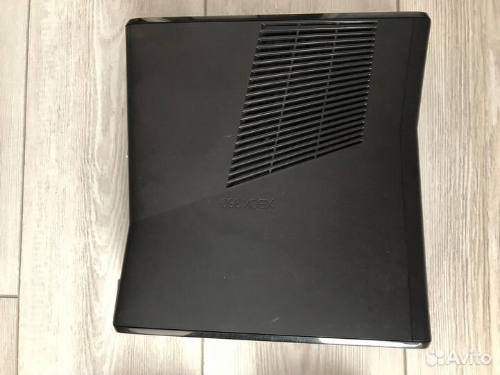 Xbox 360 Slim 500gb прошитый freeboot
