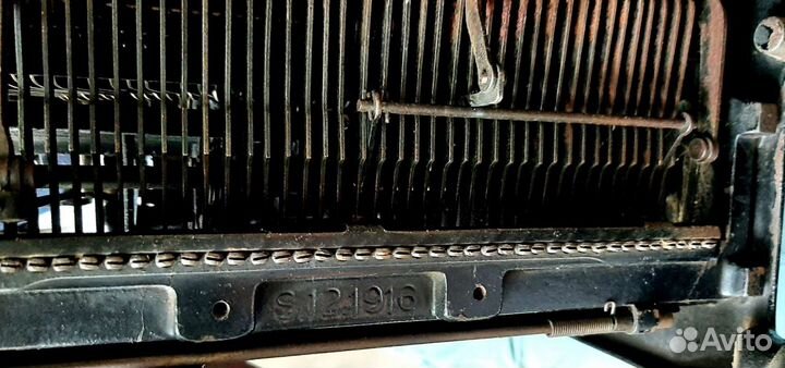 Старинная печатная машинка continental