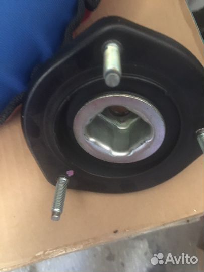 Опора амортизатора задняя на toyota camry 40