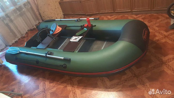 Лодка с мотором