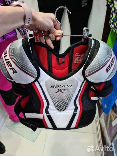 Защита хоккейная (нагрудник) детская