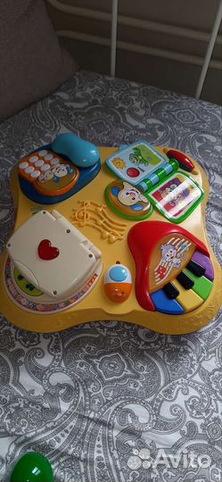 Музыкальный столик Fisher-Price/игрушки/пианино