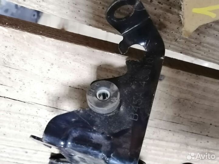 Кронштейн блока ABS Mazda 3 BM