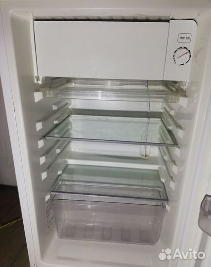 Whirlpool мини холодильник 85см