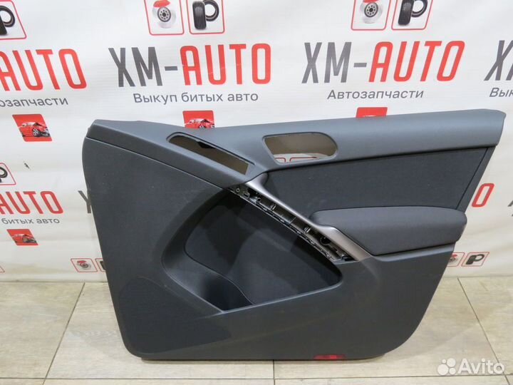 Обшивка двери передняя правая Volkswagen Tiguan