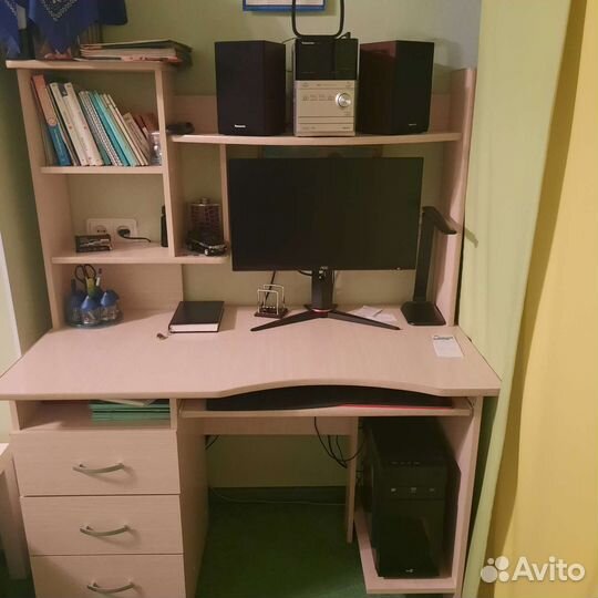 Компьютерный стол