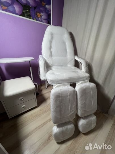 Педикюрно-косметологическое кресло сп-Люкс мд-11
