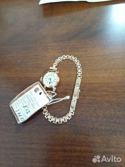 Золотые часы женские СССР новые