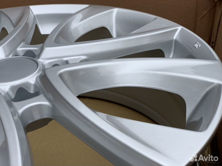 Диски новые 19 дюймов 5/114,3