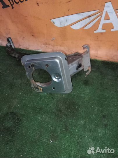 Педаль тормоза Mitsubishi Lancer 1.3