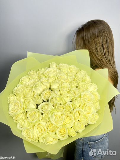 Розы с крупным бутоном