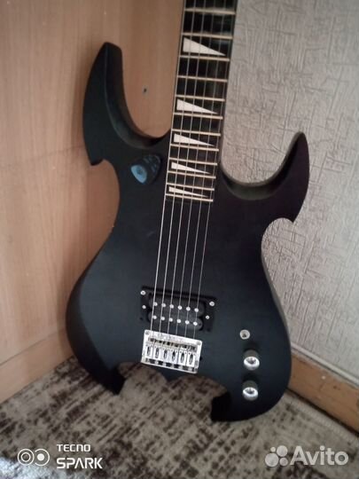 Электрогитара