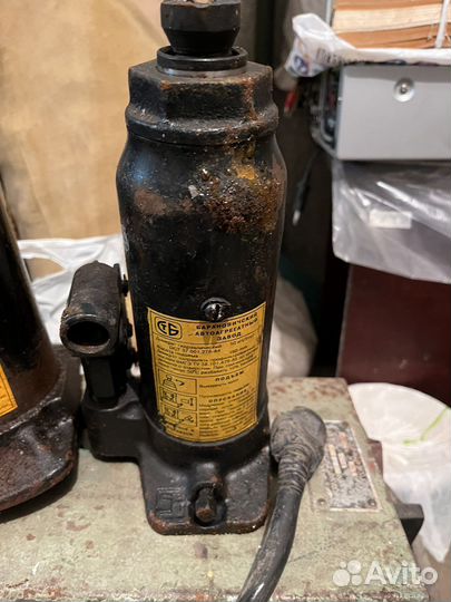 Домкрат гидравлический