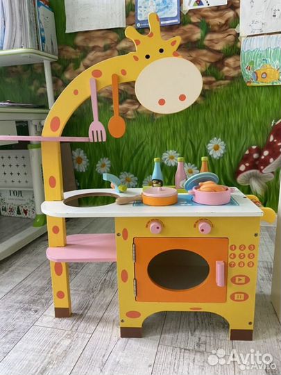Детская кухня деревянная новая
