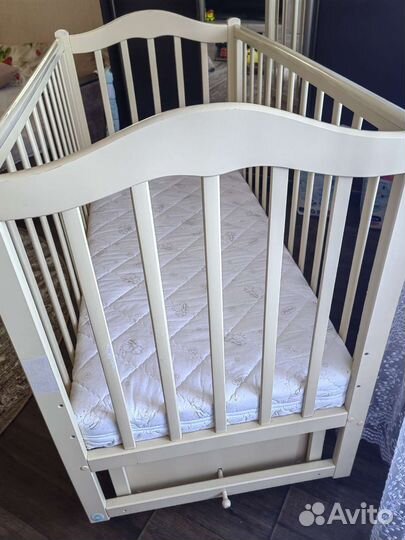 Детская кровать маятник