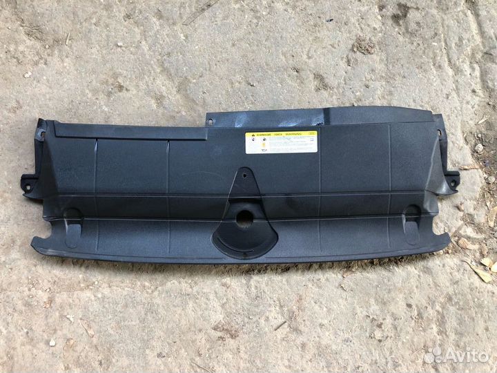 Накладка замка капота Audi A6 C8