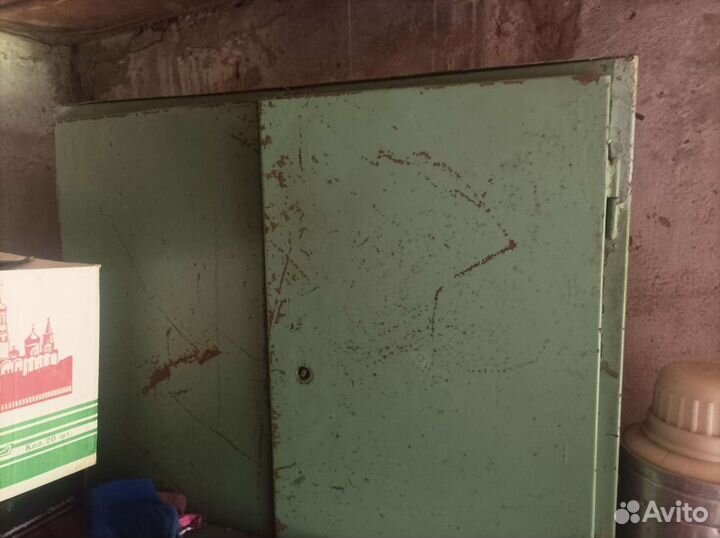 Железный шкаф