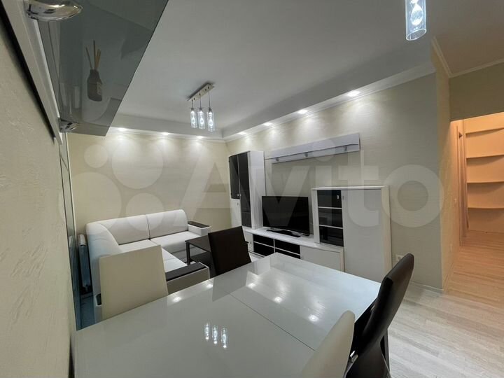 2-к. квартира, 60 м², 8/14 эт.