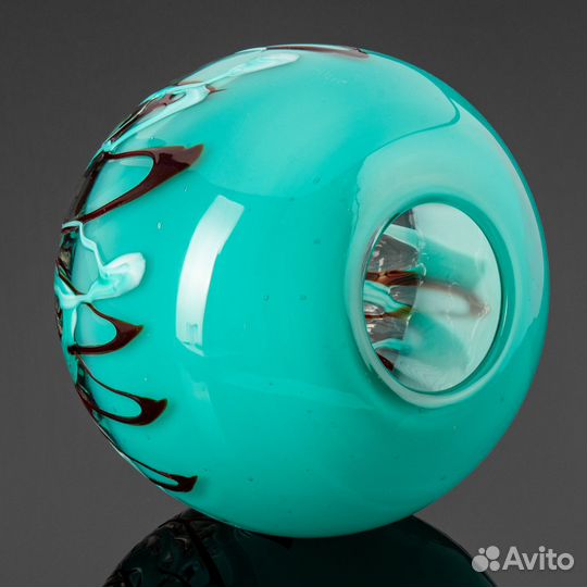 Ваза округлой формы бирюзового оттенка