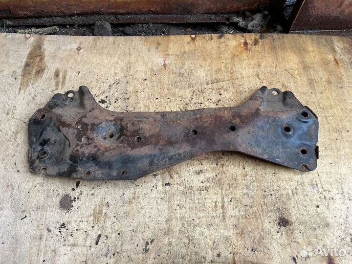 Хонда hr-v балка подмоторная