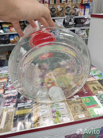 Стеклянная банка с крышкой гидрозатром 22 л