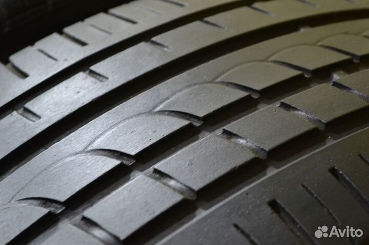 Pirelli P Zero Rosso 235/45 R19