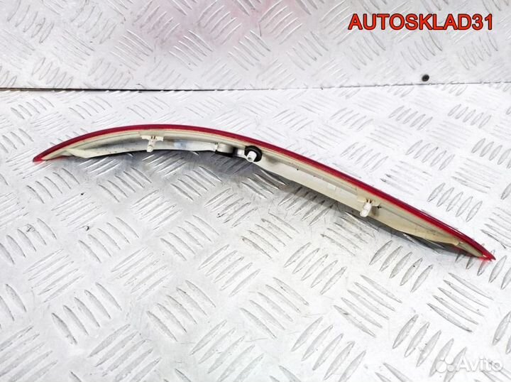 Отражатель задний левый Opel Astra H Cabrio