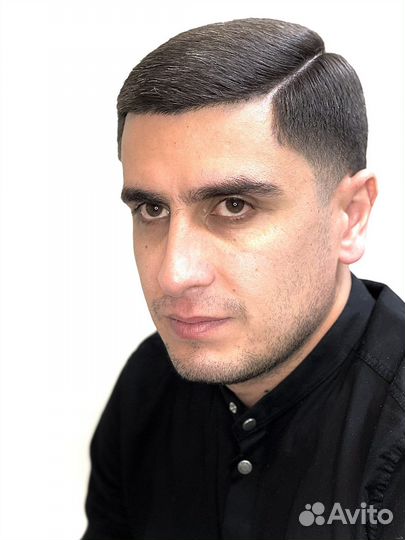 Модель на мужскую стрижку и оформление бороды