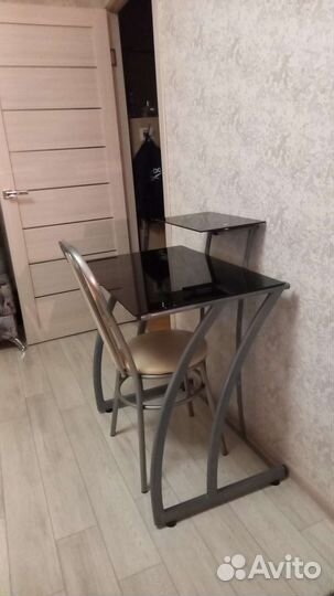 Компьютерный стол стеклянный