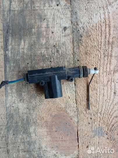 Активатор замка двери Dodge stratus