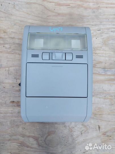 Фонарь салона (плафон) передний Toyota Prius 2