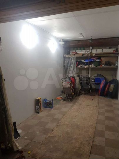 Гараж, > 30 м²