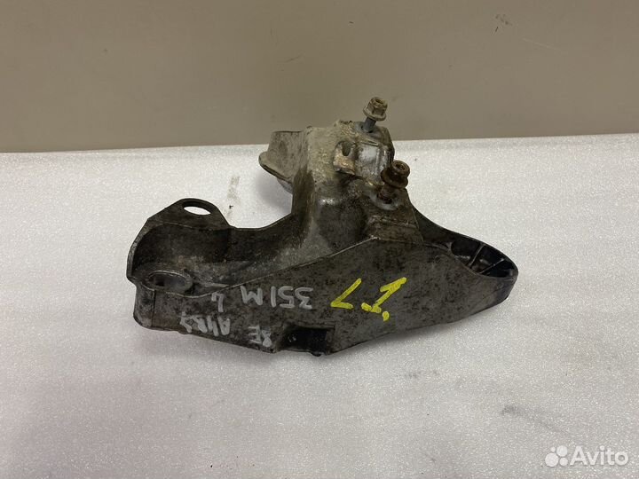 Кронштейн опоры двигателя левый Ауди А4 Б6 8Е