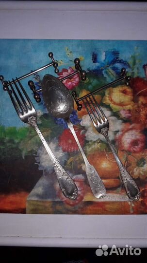 Старинная подскавка под столовые приборы