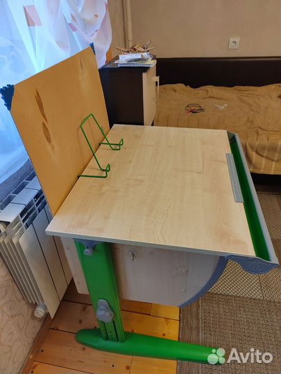 Школьный стол и стул