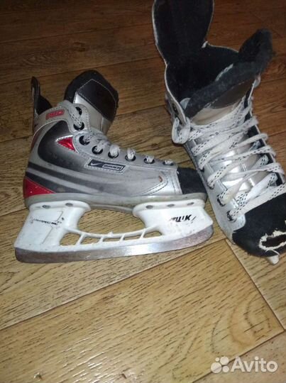 Коньки хоккейные
