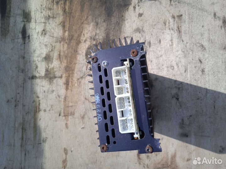 Штатный акустический усилитель Grand Cherokee ZJ