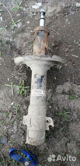 Амортизатор передний subaru forester sh