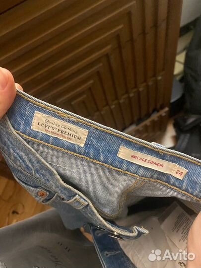 Джинсы levis