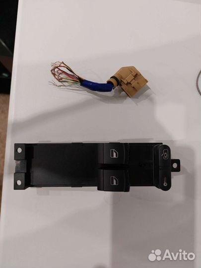 Блок кнопок стеклоподъемников golf 4, passat