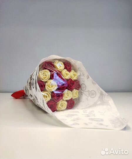 Розы из Белого Шоколада - 19 шт в Букете